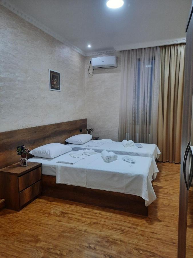 Inaisi Hotel クタイシ エクステリア 写真