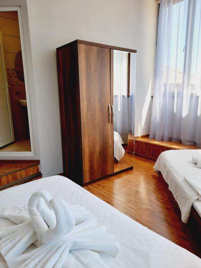 Inaisi Hotel クタイシ エクステリア 写真