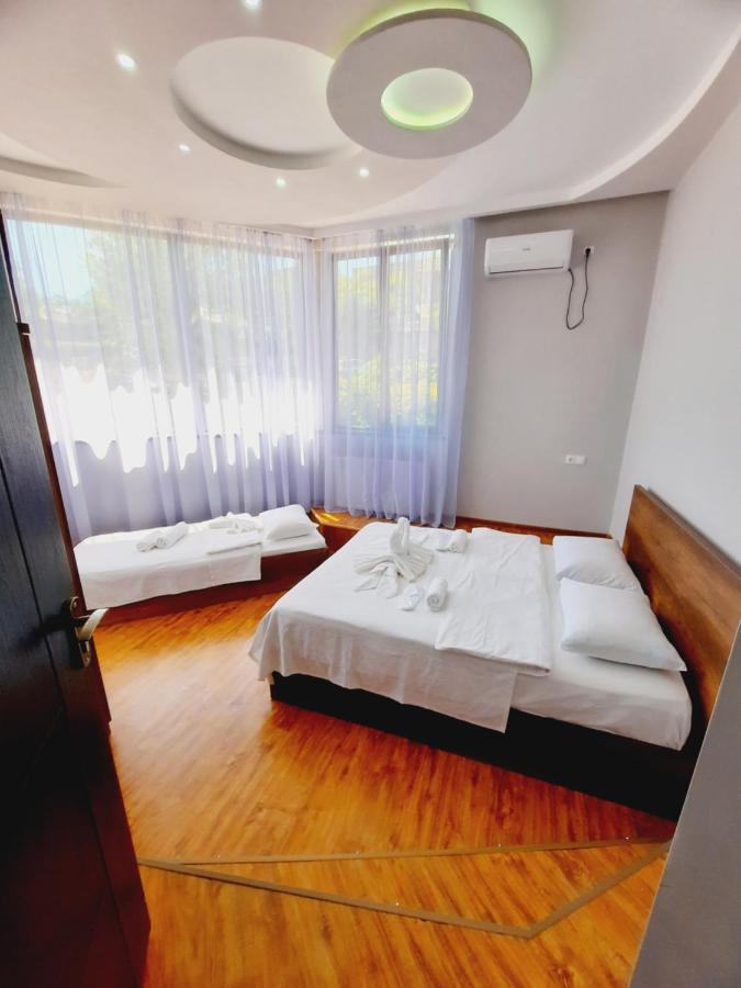 Inaisi Hotel クタイシ エクステリア 写真