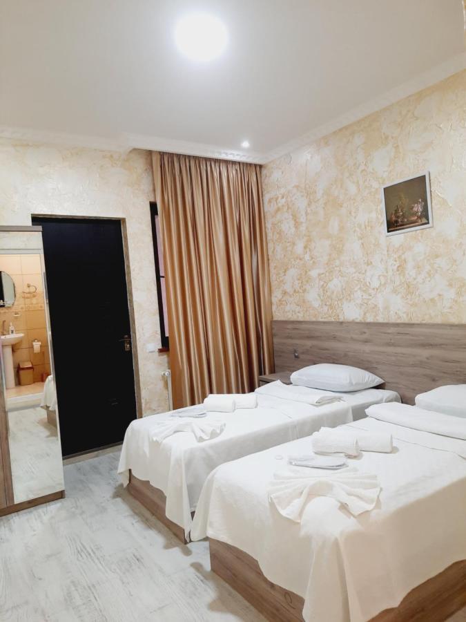 Inaisi Hotel クタイシ エクステリア 写真
