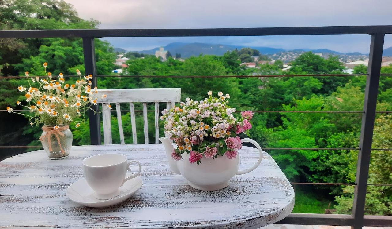 Inaisi Hotel クタイシ エクステリア 写真