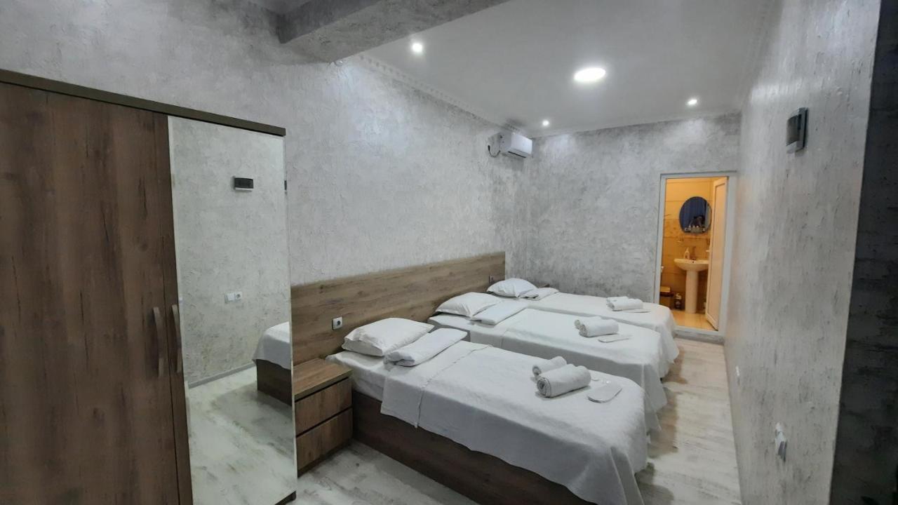 Inaisi Hotel クタイシ エクステリア 写真